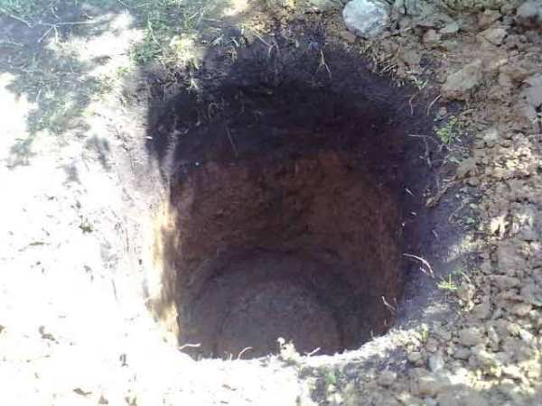 котлован под выгребную яму